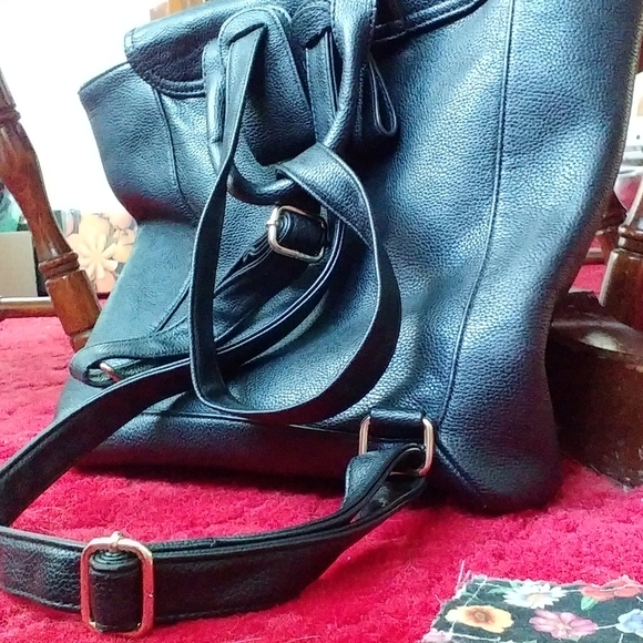 faux leather mini backpack gold tone - Picture 2 of 3